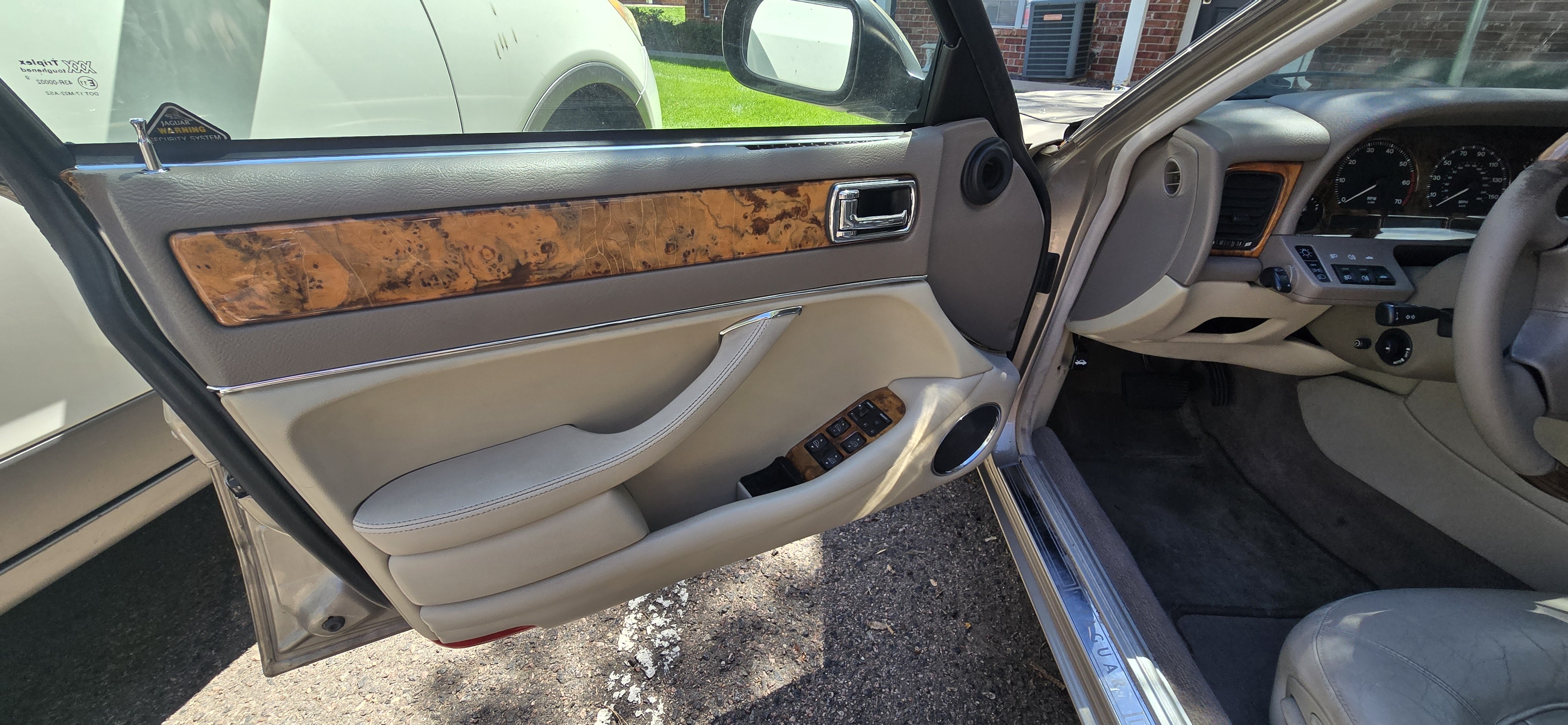 Used 1996 Jaguar XJ6 RWD image 15