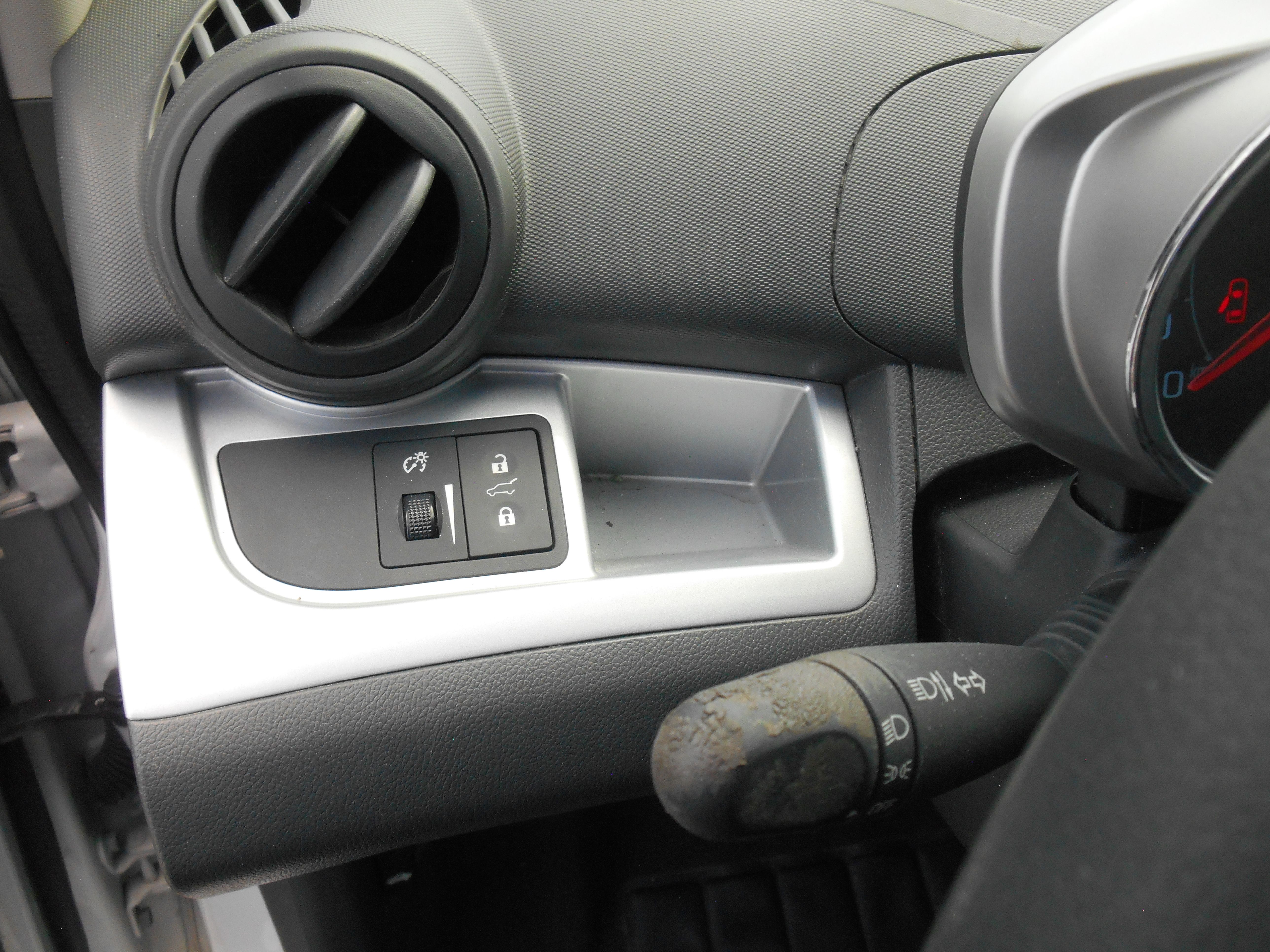 Used 2013 Chevrolet Spark LS FWD image 19