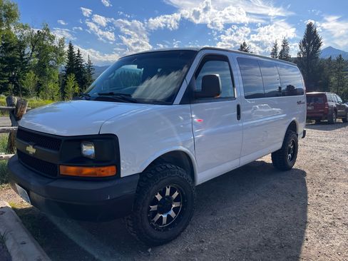 Used 2010 Chevrolet Express 1500 LS w/ Power Package image 2