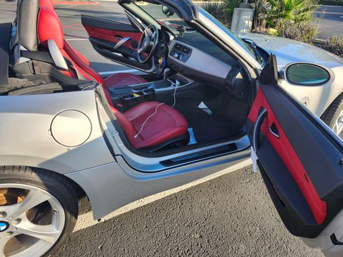 Used 2005 BMW Z4 3.0i image 2