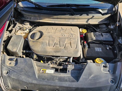 Used 2016 Jeep Cherokee Latitude w/ Cold Weather Group image 13