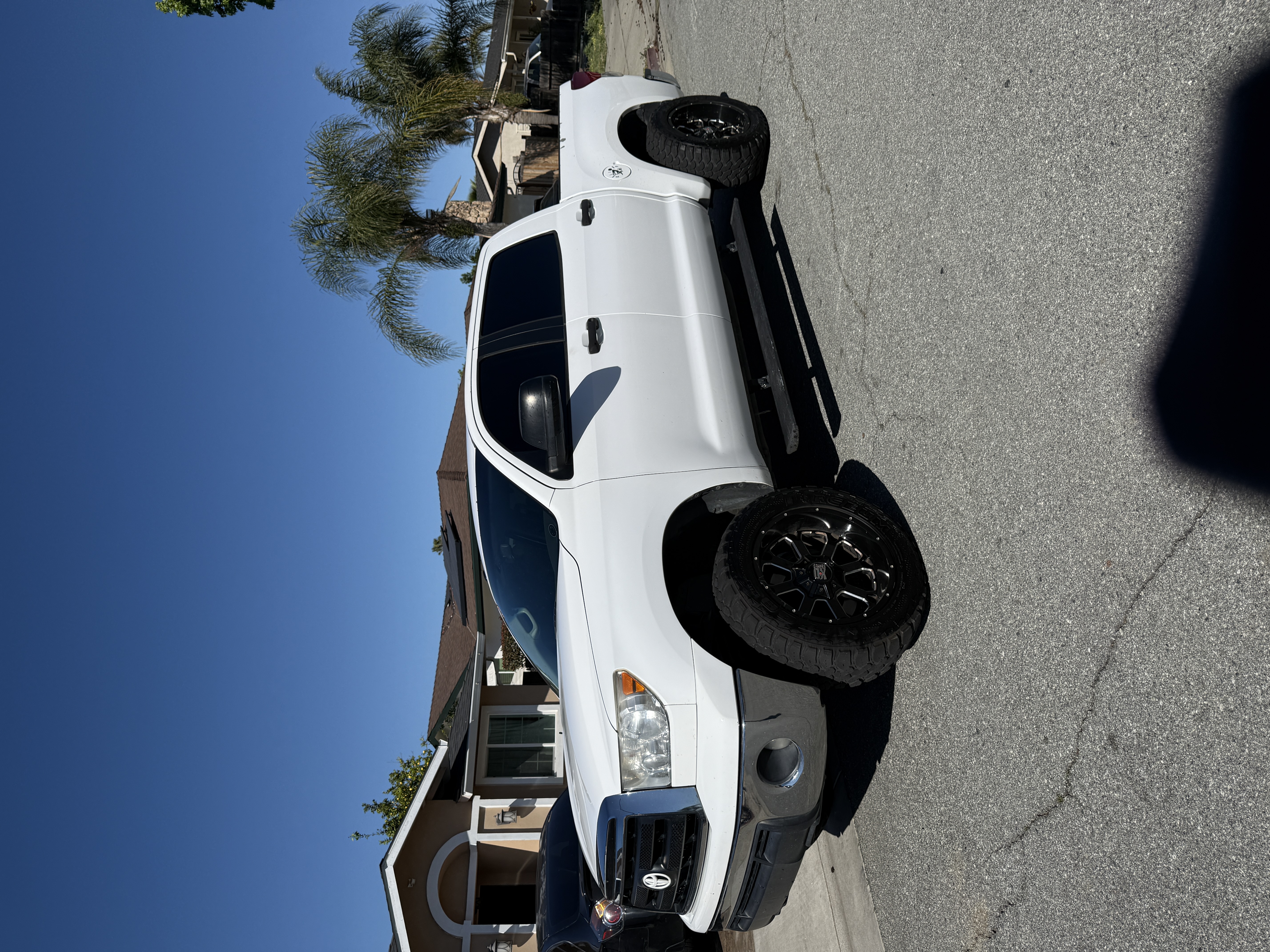 Used 2011 Toyota Tundra 2WD CrewMax w/ Tow Pkg image 6