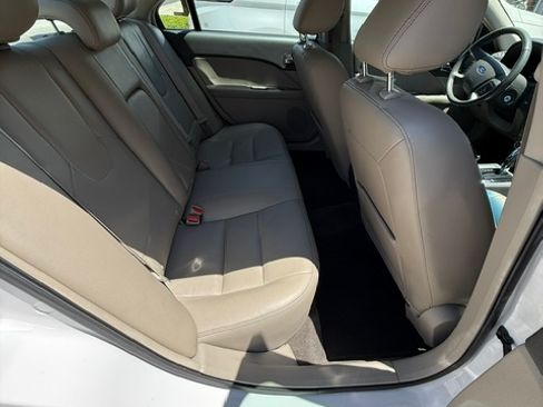 Used 2011 Ford Fusion SEL FWD image 16