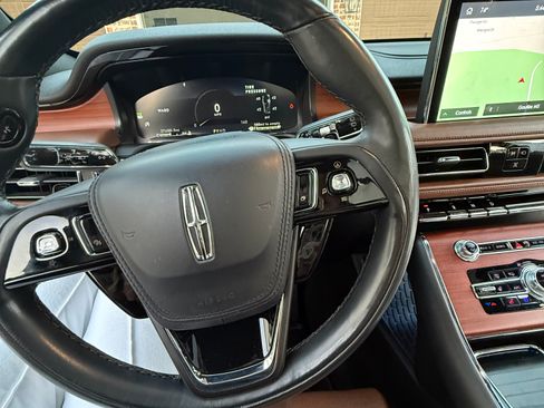 Used 2023 Lincoln Aviator Reserve w/ Equipment Group 201A image 12