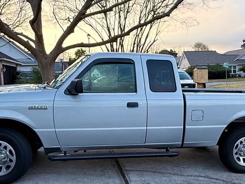 Used 2010 Ford Ranger XLT image 4