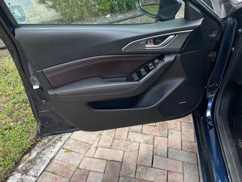 Used 2017 MAZDA MAZDA3 Grand Touring image 1