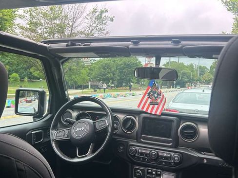Used 2018 Jeep Wrangler Unlimited Sport S AWD/4WD image 11