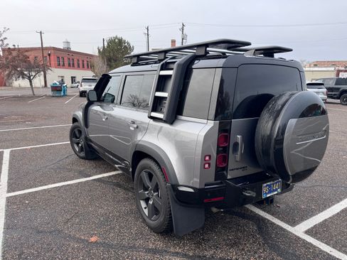 Used 2023 Land Rover Defender 110 X-Dynamic SE image 2