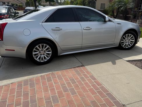 Used 2010 Cadillac CTS Luxury image 1