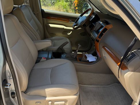 Used 2005 Lexus GX 470 AWD/4WD image 9