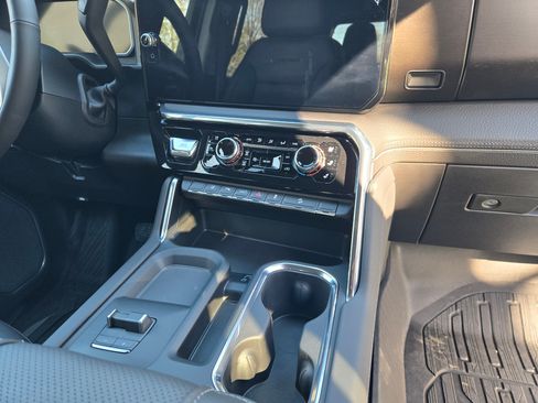 Used 2026 GMC Sierra 2500 Denali w/ Technology Package image 11