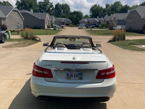 Used 2011 Mercedes-Benz E 550 Cabriolet image 8