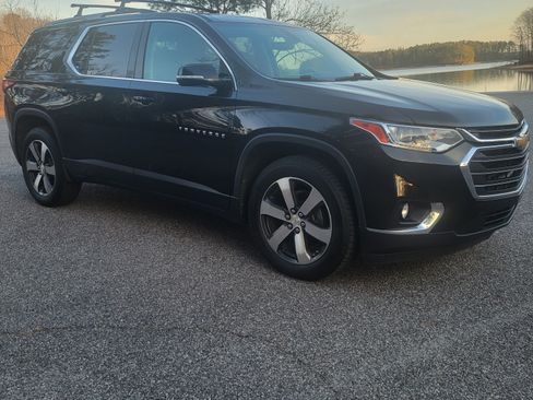 Used 2018 Chevrolet Traverse LT image 15