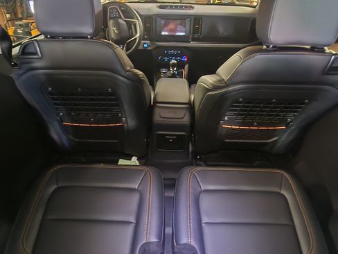 Used 2023 Ford Bronco Badlands image 17