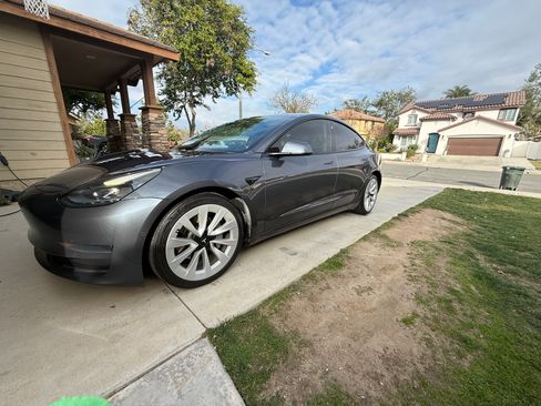 Used 2021 Tesla Model 3 Standard Range Plus image 4