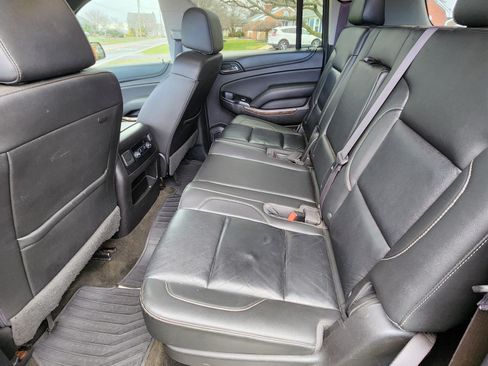 Used 2017 Chevrolet Suburban LT image 10