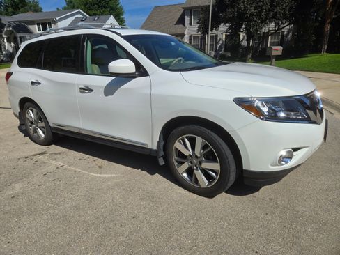 Used 2013 Nissan Pathfinder Platinum w/ Platinum Premium Pkg AWD/4WD image 5