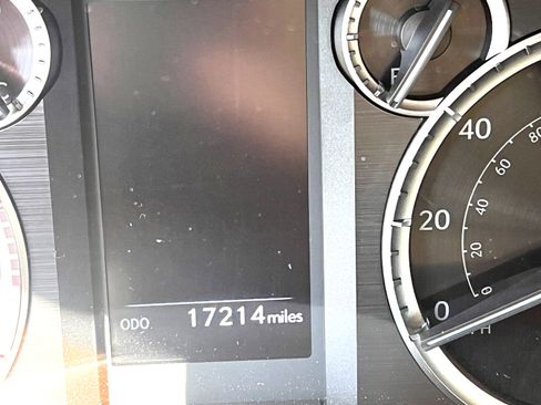 Used 2022 Lexus GX 460 Luxury w/ Accessory Package image 6