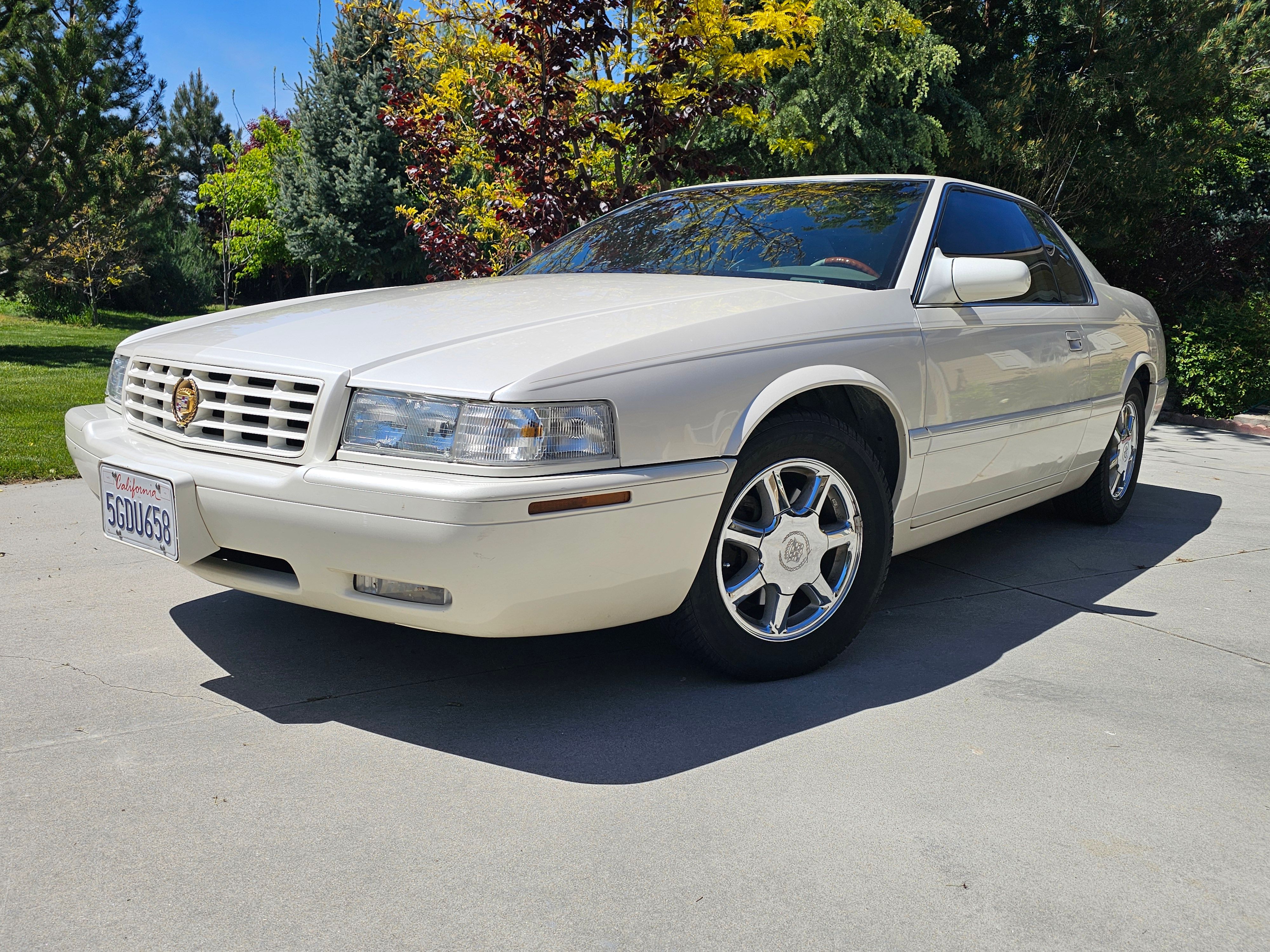 Used 2001 Cadillac Eldorado Touring FWD image 1