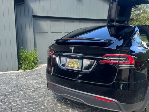 Used 2023 Tesla Model X image 10