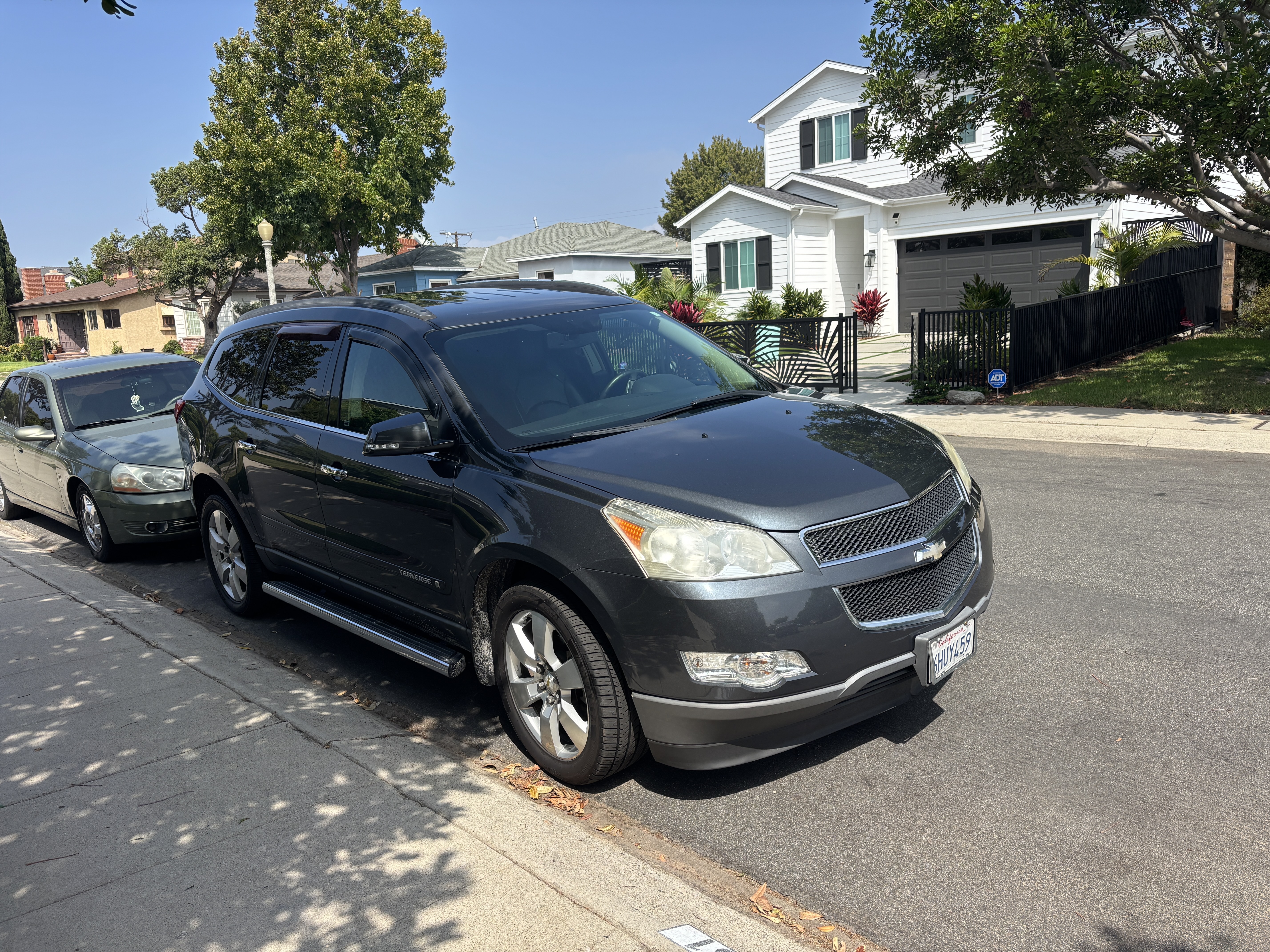 Used 2009 Chevrolet Traverse LT w/ California Edition Package FWD image 4