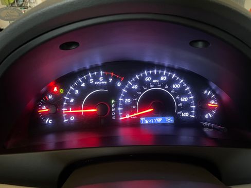 Used 2011 Toyota Camry LE image 24