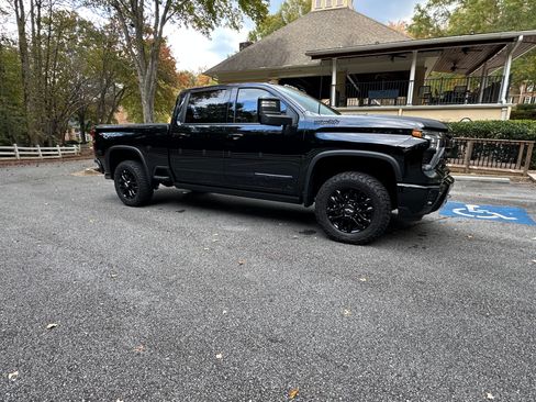 Used 2025 Chevrolet Silverado 2500 High Country w/ High Country Premium Package image 5
