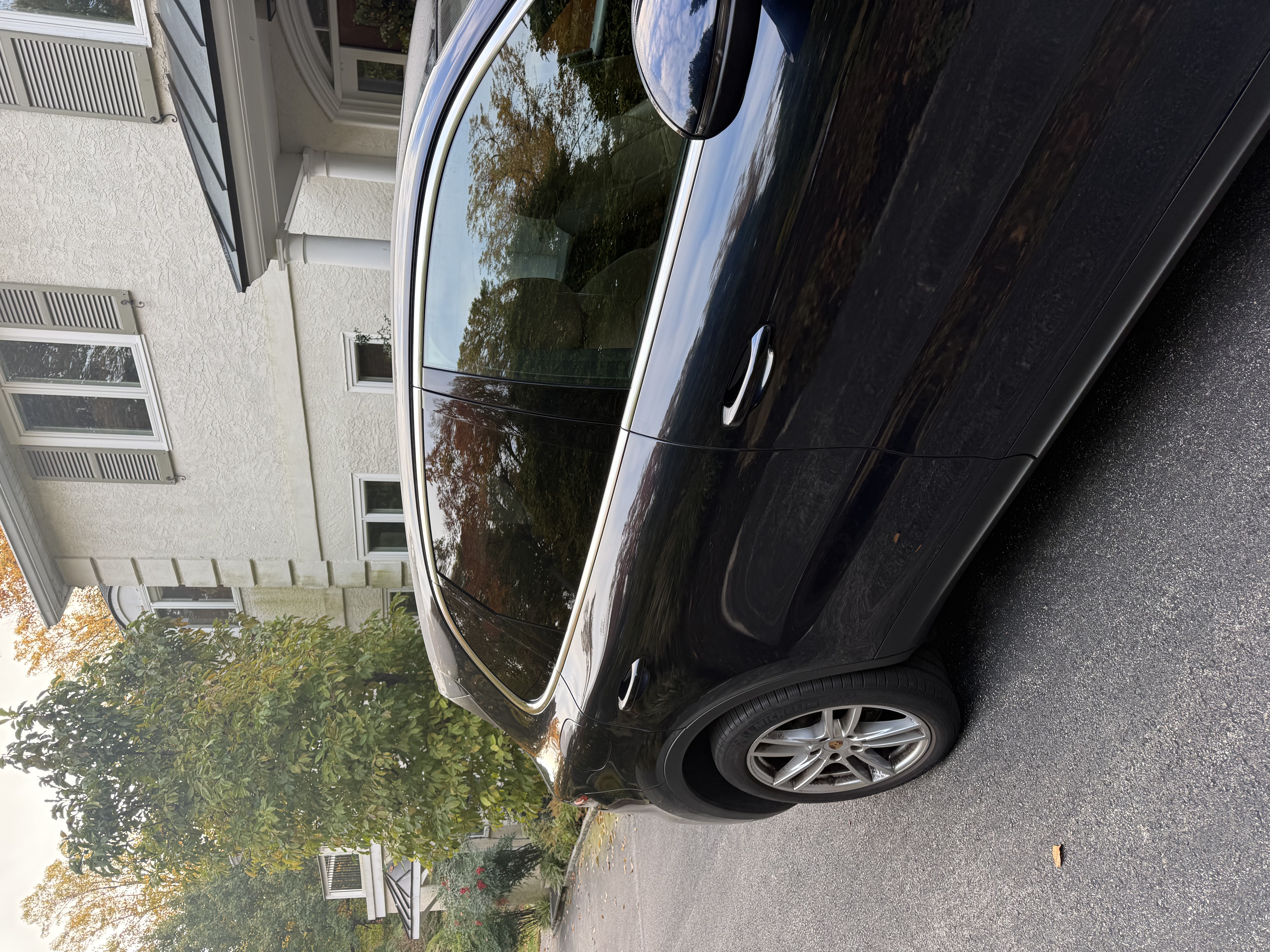 Used 2023 Porsche Cayenne Platinum Edition AWD/4WD image 6