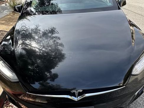 Used 2018 Tesla Model X 75D image 2