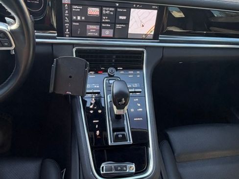 Used 2020 Porsche Panamera AWD/4WD image 9