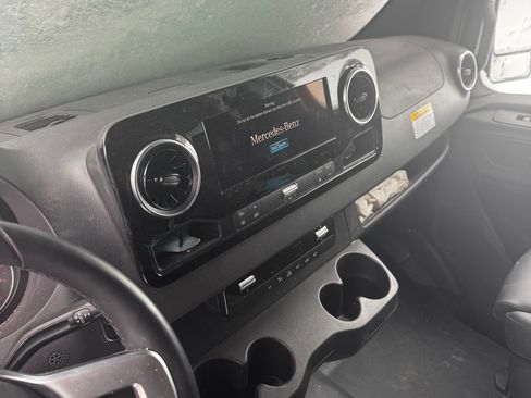 Used 2024 Mercedes-Benz Sprinter 2500 image 20