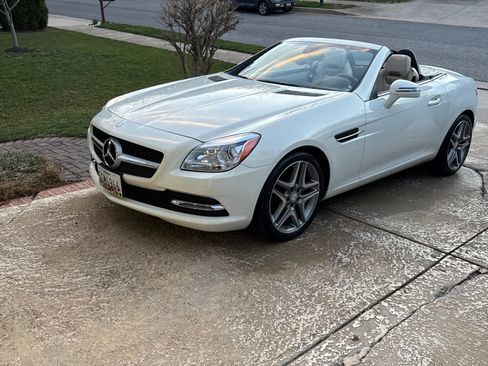 Used 2013 Mercedes-Benz SLK 250 image 5