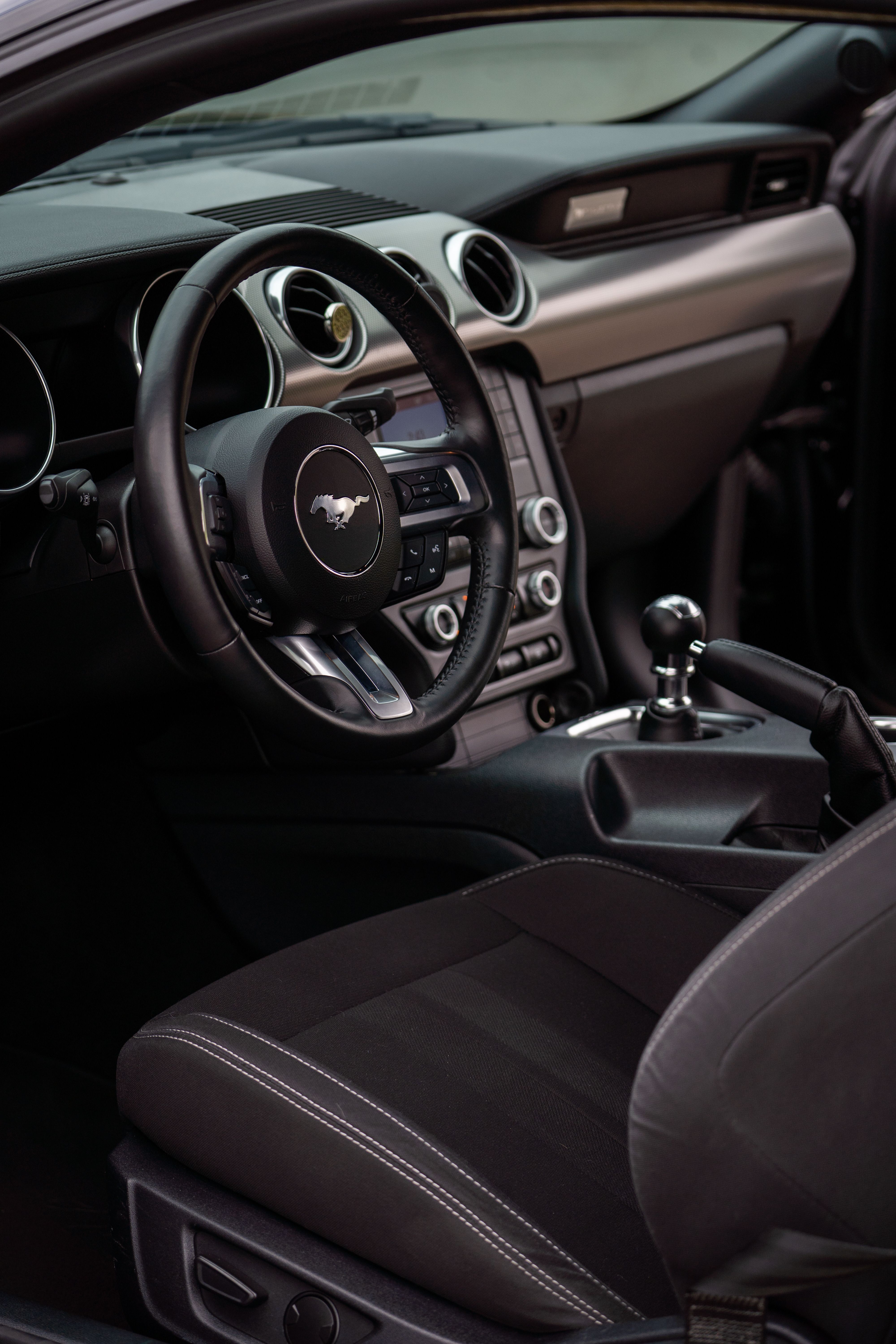 Used 2021 Ford Mustang GT RWD image 6