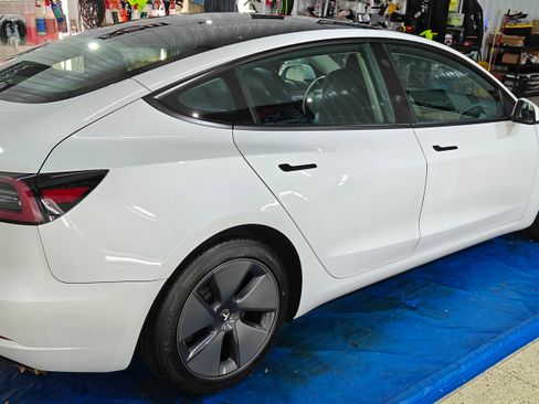 Used 2023 Tesla Model 3 Standard Range image 4