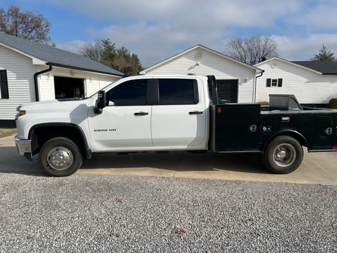 Used 2020 Chevrolet Silverado 3500 W/T w/ WT Convenience Package image 1