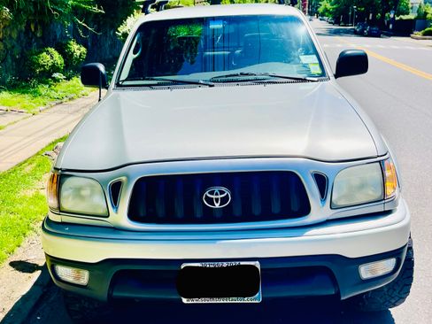 Used 2003 Toyota Tacoma PreRunner RWD image 2