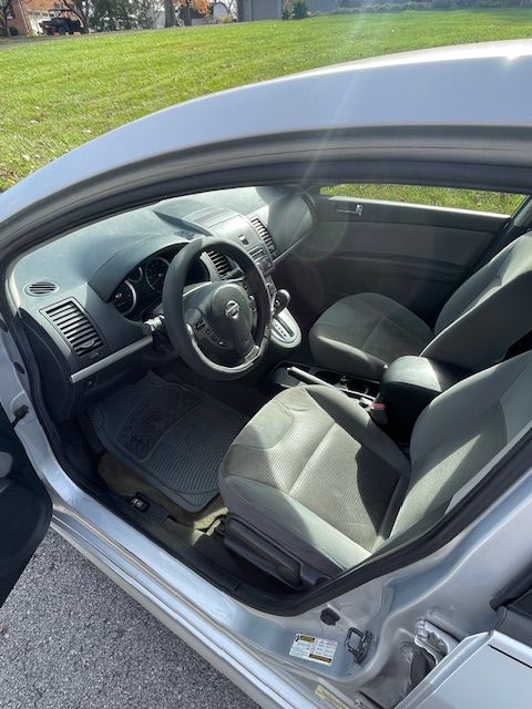 Used 2011 Nissan Sentra 2.0 SR w/ Convenience Pkg FWD image 6
