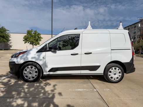 Used 2023 Ford Transit Connect XL image 2