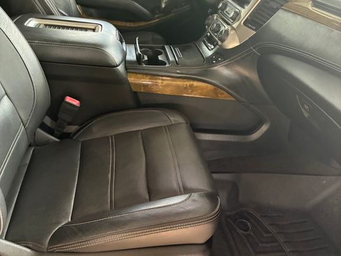 Used 2017 GMC Yukon Denali RWD image 11
