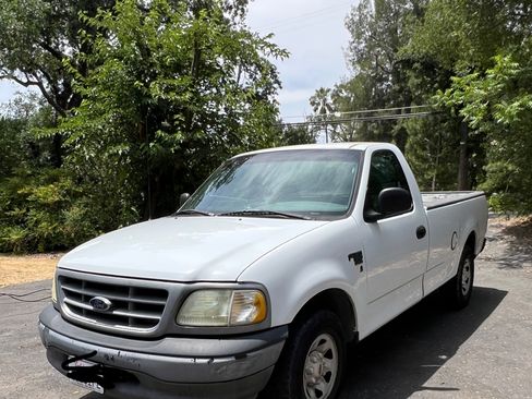 Used 2002 Ford F150 2WD Regular Cab image 1