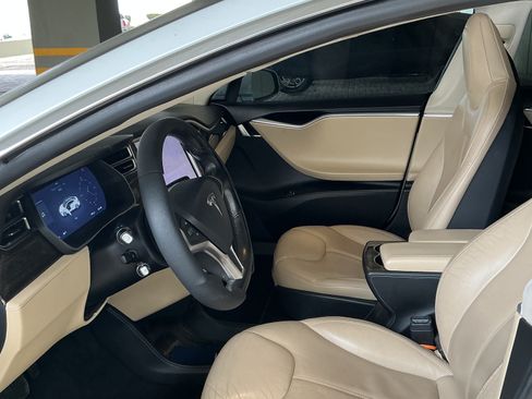 Used 2014 Tesla Model S 60 RWD image 2