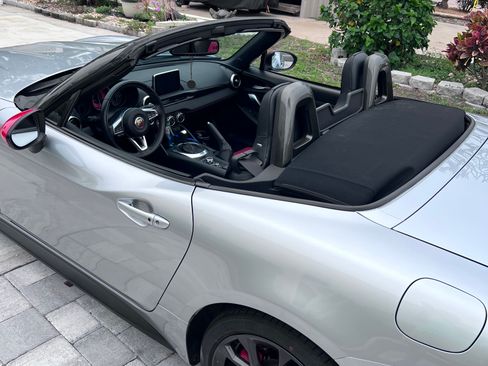 Used 2020 FIAT 124 Spider Abarth w/ Convenience Group image 9