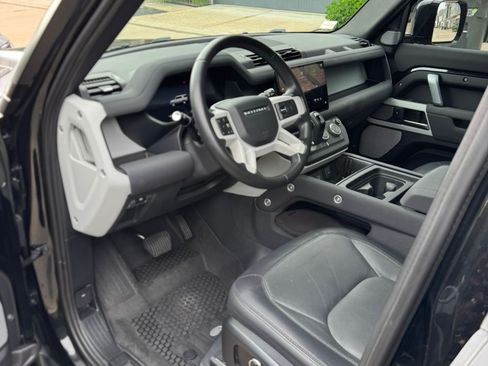 Used 2023 Land Rover Defender 130 X-Dynamic SE image 27