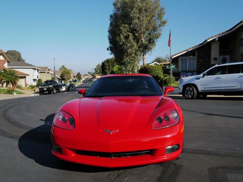 Used 2007 Chevrolet Corvette Coupe w/ Preferred Equipment Group RWD image 1