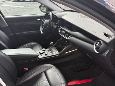 Used 2018 Alfa Romeo Stelvio AWD image 1