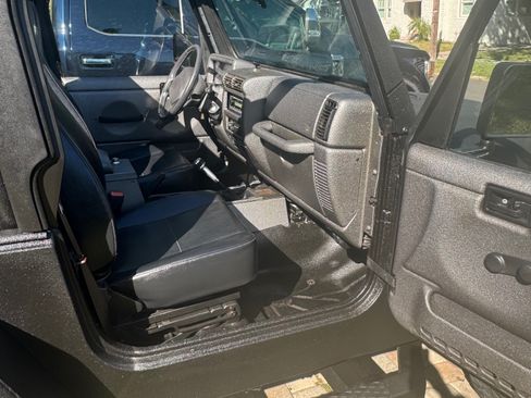 Used 1998 Jeep Wrangler Sport image 10