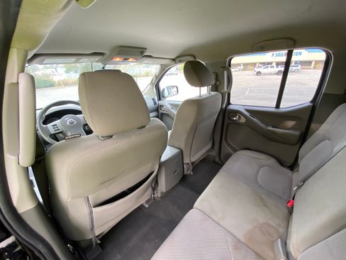 Used 2019 Nissan Frontier SV image 25