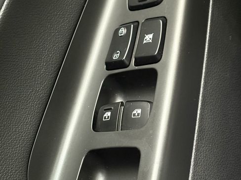 Used 2021 Hyundai Kona Limited image 6