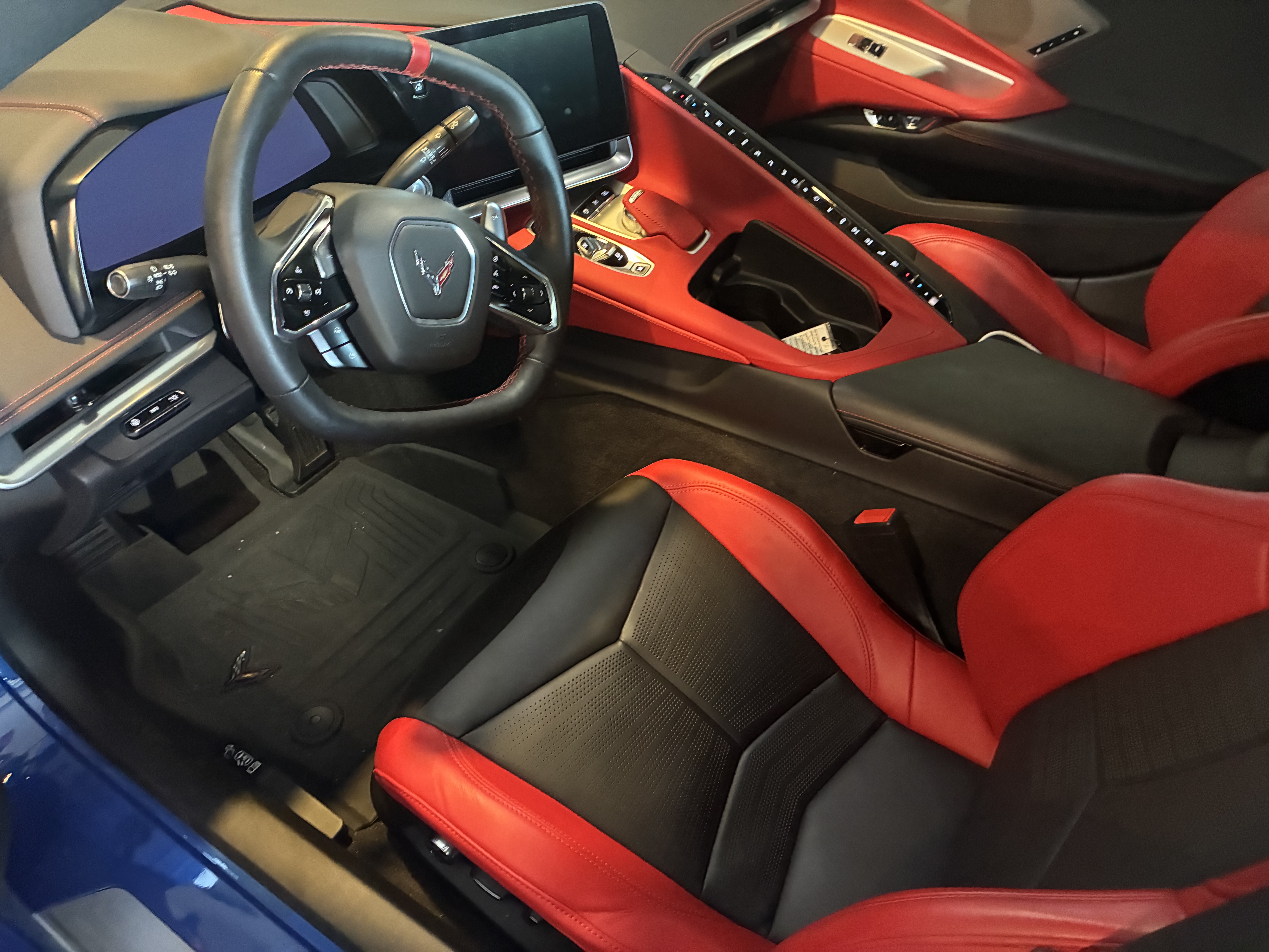 Used 2022 Chevrolet Corvette Stingray Preferred Conv w/ Z51 Performance Package RWD image 2