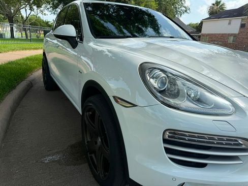 Used 2014 Porsche Cayenne Diesel Platinum Edition AWD/4WD image 16